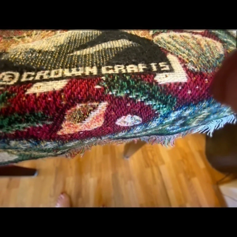 HOLIDAY LITE HOUSE THROW BEAUTIFUL